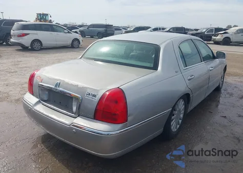 2003 Lincoln Town Car Cartier from USA, damaged, VIN 1LNHM83W53Y672143